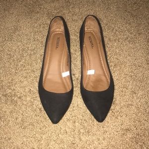 Black pointed flats
